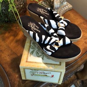 Island slipper sandals